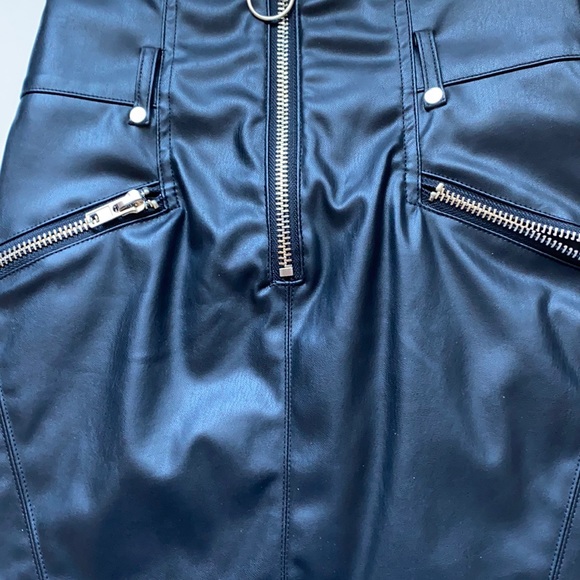High Waisted Faux Leather Zip Up Skirt Size Small - Picture 7 of 17